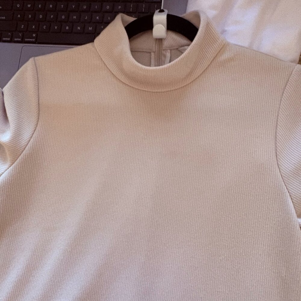 Club Monaco Cream Ribbed Turtleneck Sweater Dress Ring Detail Size M